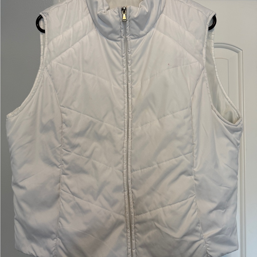 Chic White Quilted Vest for Women